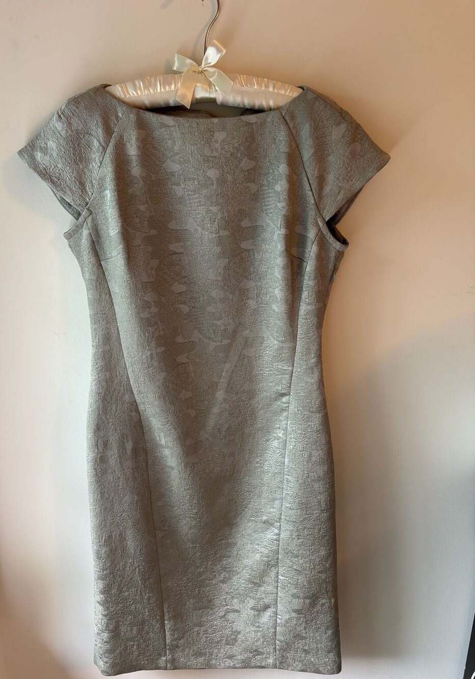 Josie Natori Metallic Brocade Cap Sleeve Sheath Dress Size 6